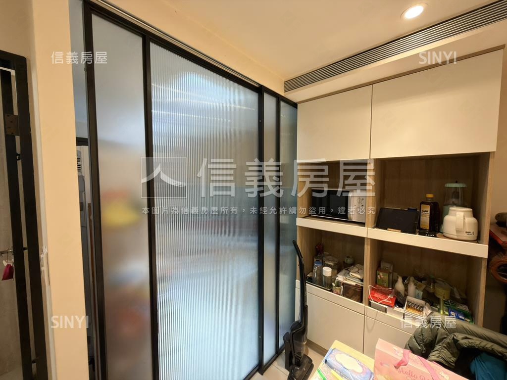 專任鴻灃ＡＲＴ高樓層美宅房屋室內格局與周邊環境