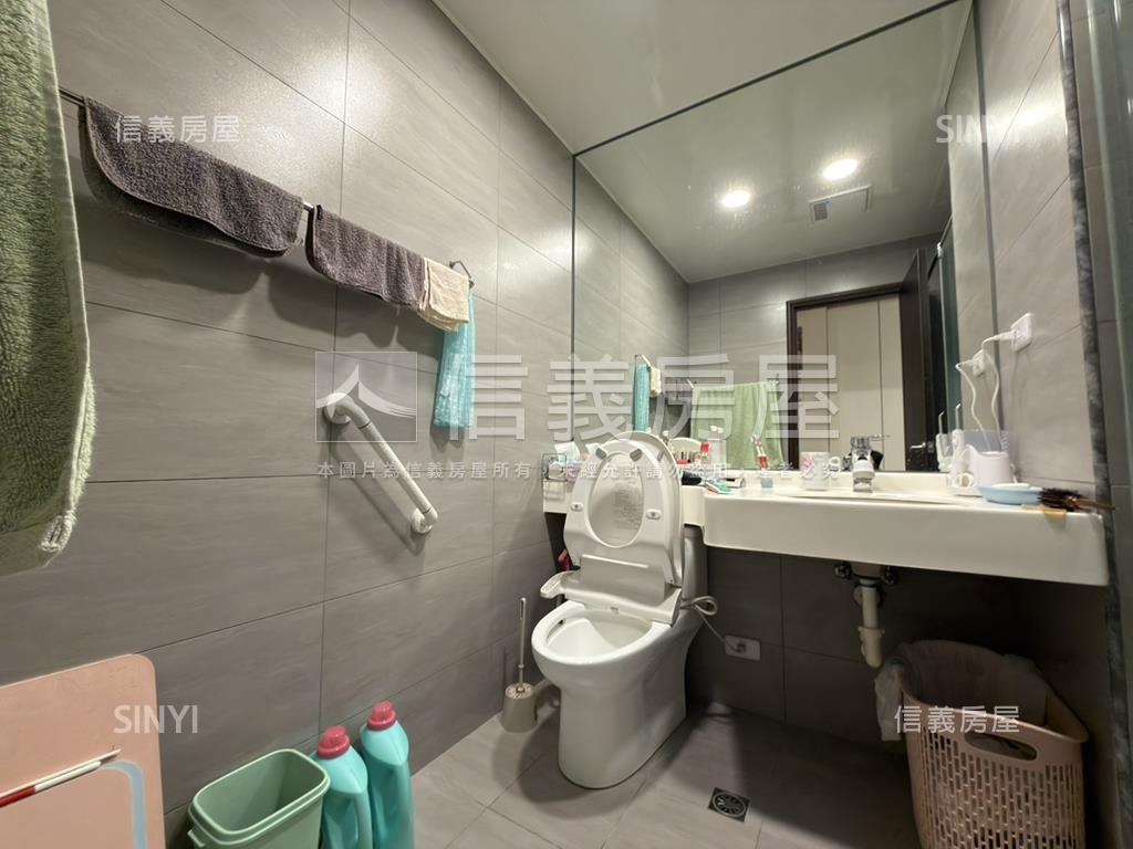 專任鴻灃ＡＲＴ高樓層美宅房屋室內格局與周邊環境