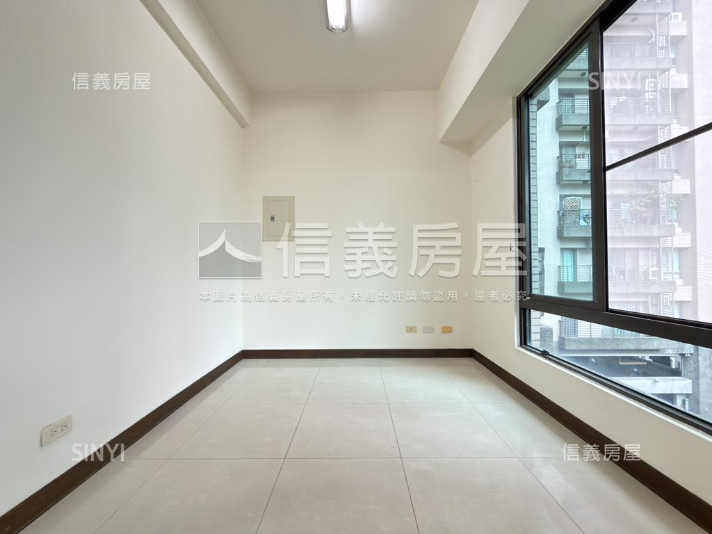 獨家明華校園景觀四房平車房屋室內格局與周邊環境