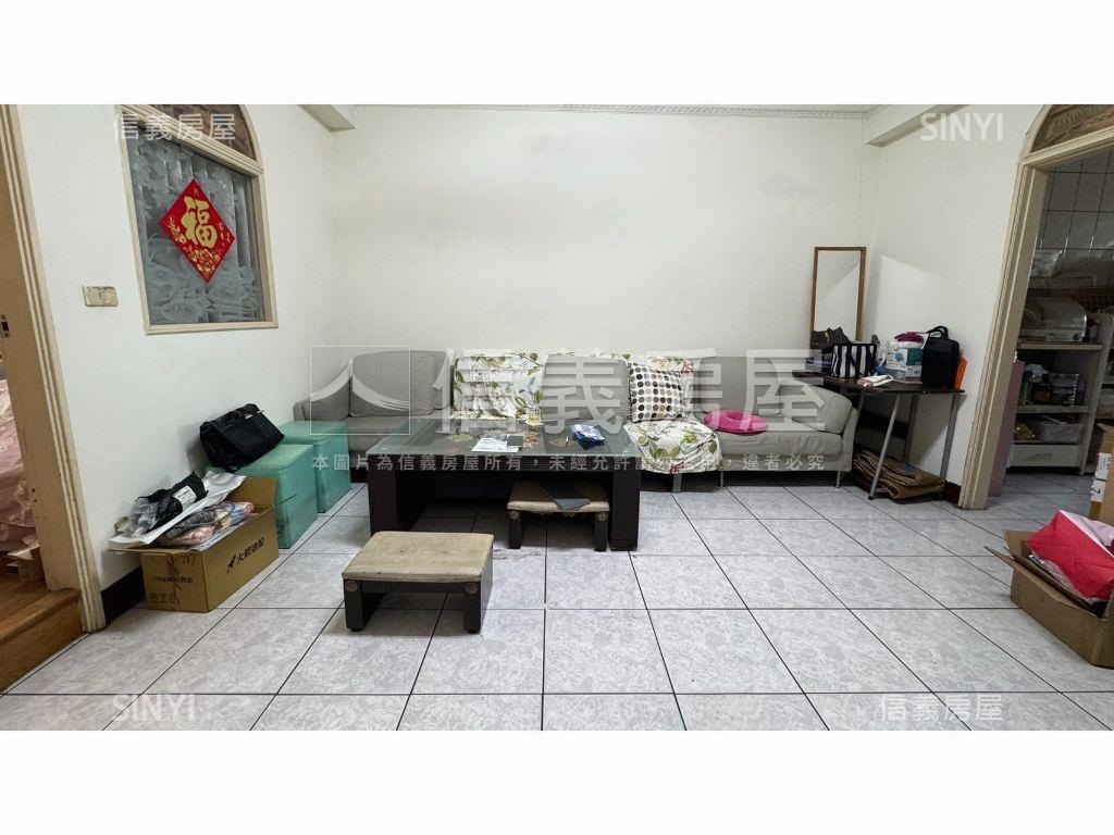 ２０米路１４期旁低總３房房屋室內格局與周邊環境