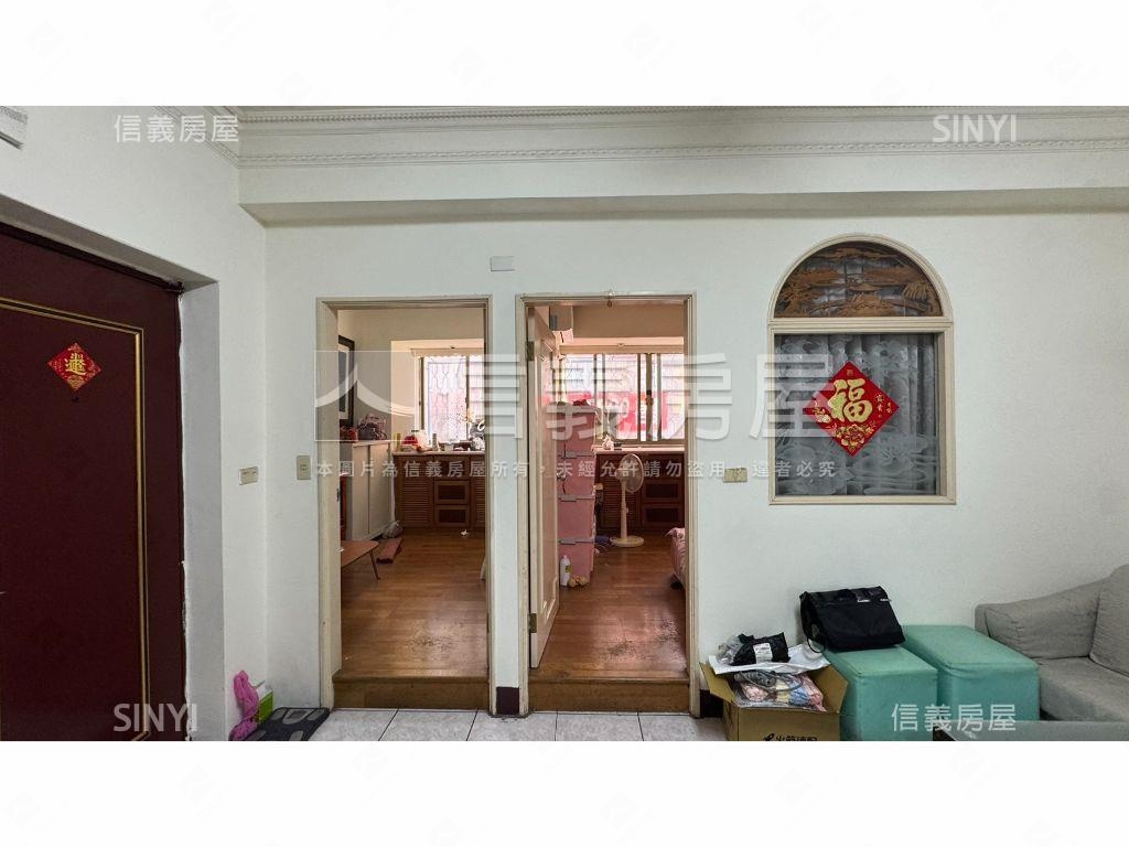 ２０米路１４期旁低總３房房屋室內格局與周邊環境