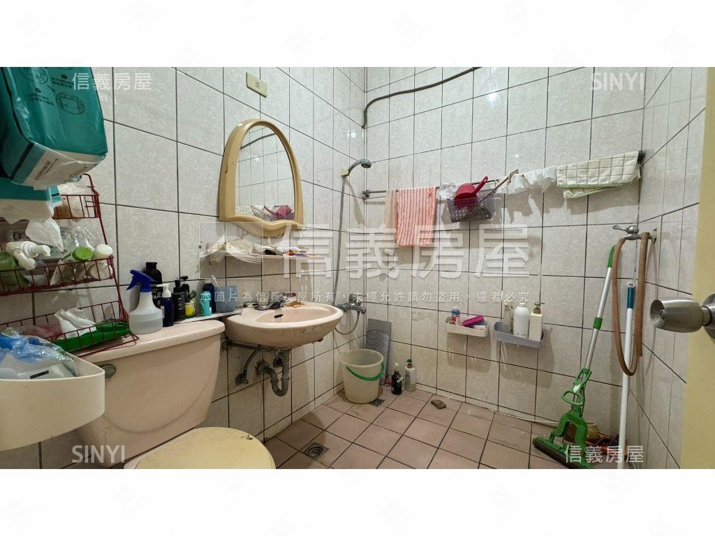 ２０米路１４期旁低總３房房屋室內格局與周邊環境