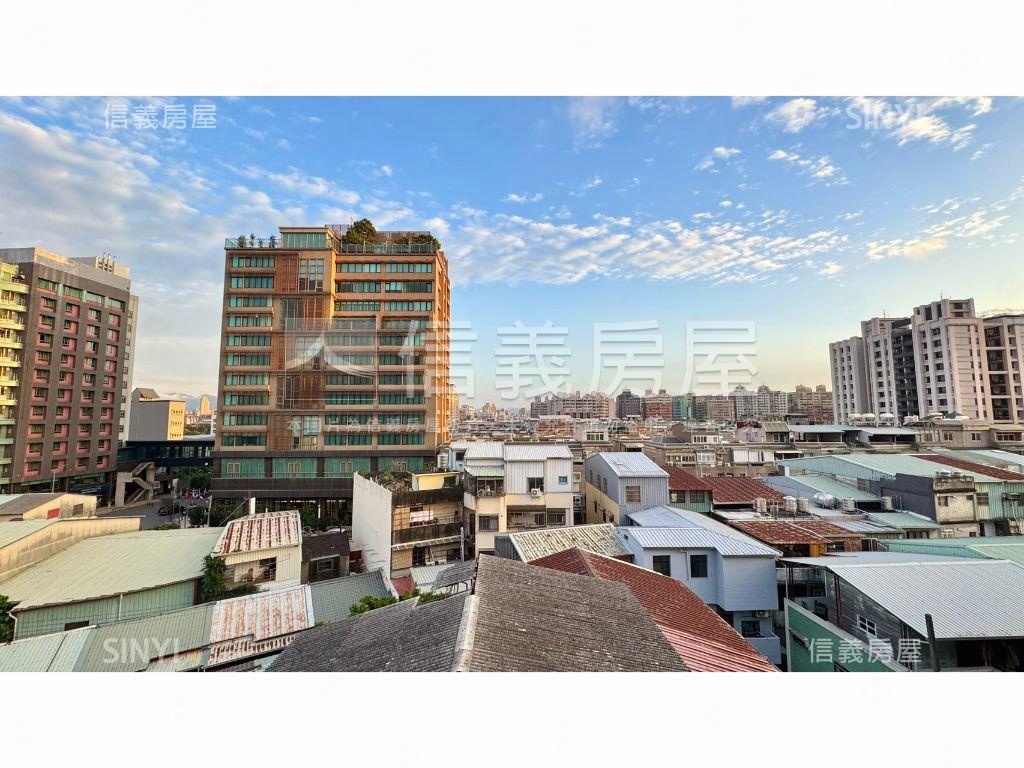 ２０米路１４期旁低總３房房屋室內格局與周邊環境