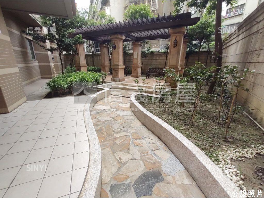 法國賞優美三房房屋室內格局與周邊環境