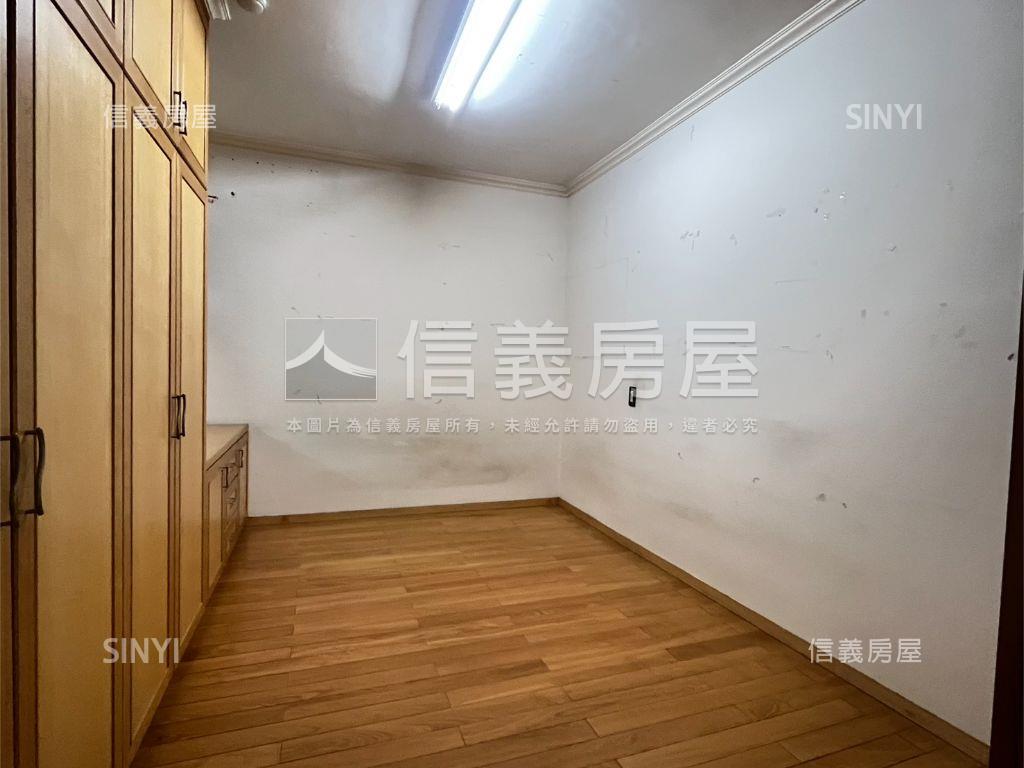 稀有純住華廈三房房屋室內格局與周邊環境