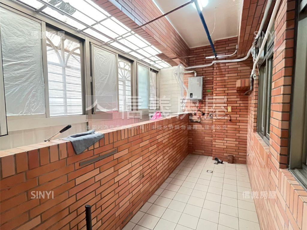 稀有純住華廈三房房屋室內格局與周邊環境