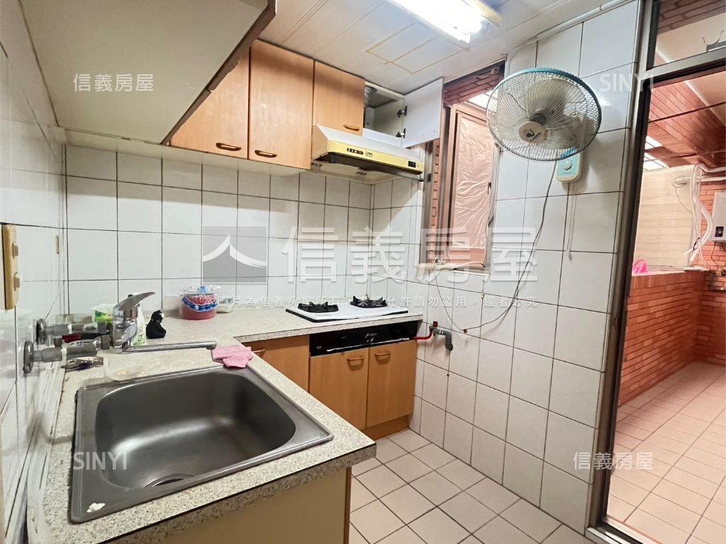 稀有純住華廈三房房屋室內格局與周邊環境