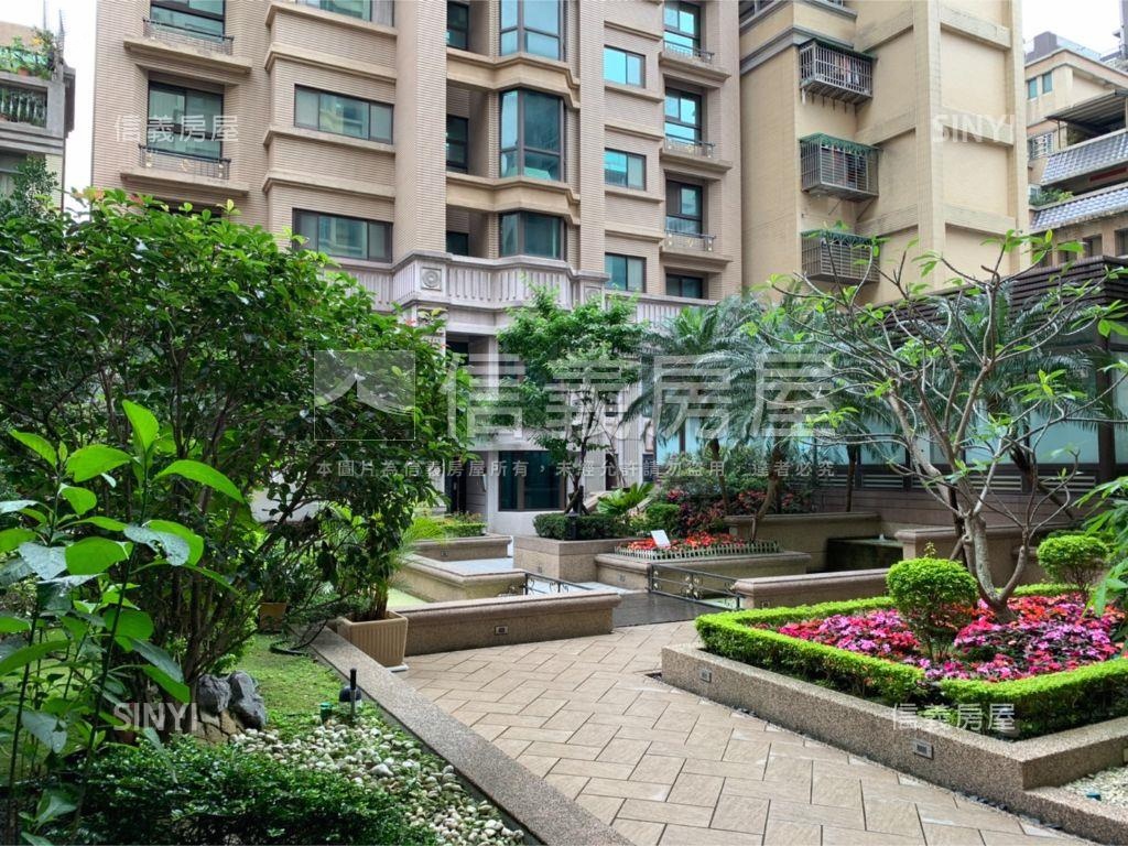 專任大歐園。豪邸四房車位房屋室內格局與周邊環境