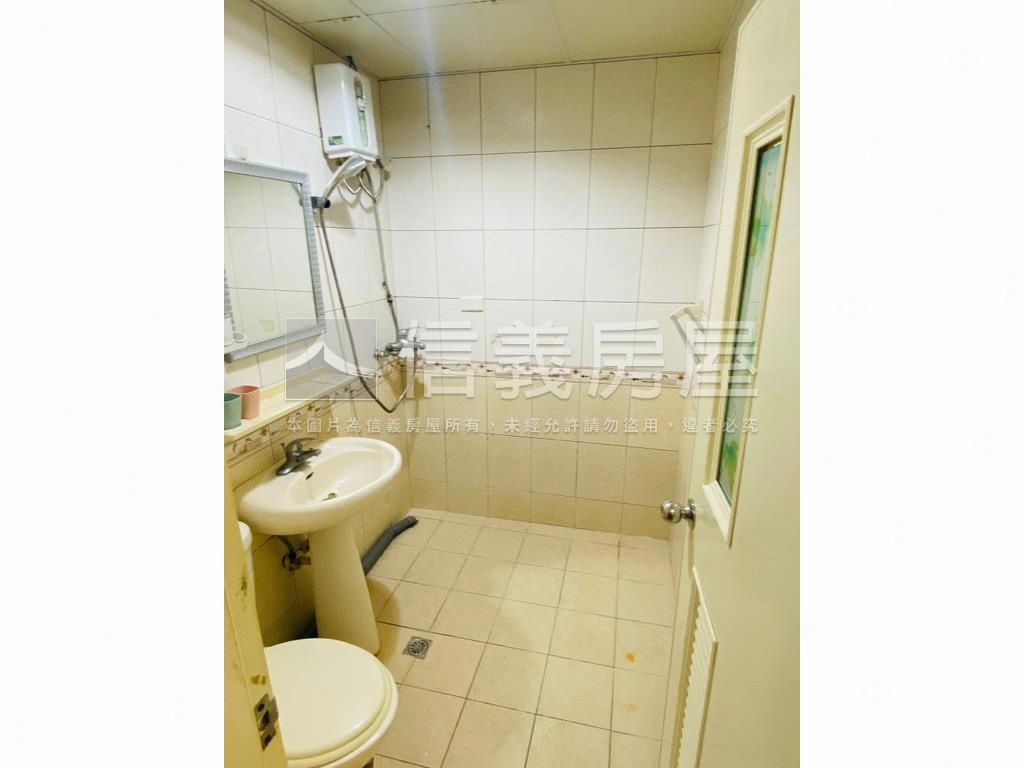 中正一樓好稀有房屋室內格局與周邊環境