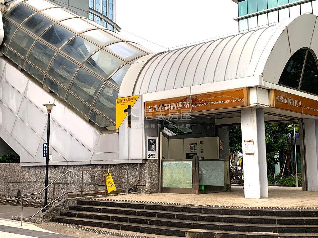 經貿豪邸三房雙車位房屋室內格局與周邊環境