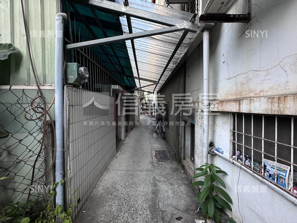成大面寬臨前後路土地房屋室內格局與周邊環境