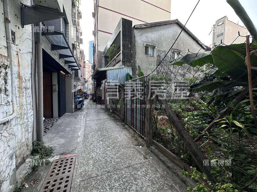 成大面寬臨前後路土地房屋室內格局與周邊環境
