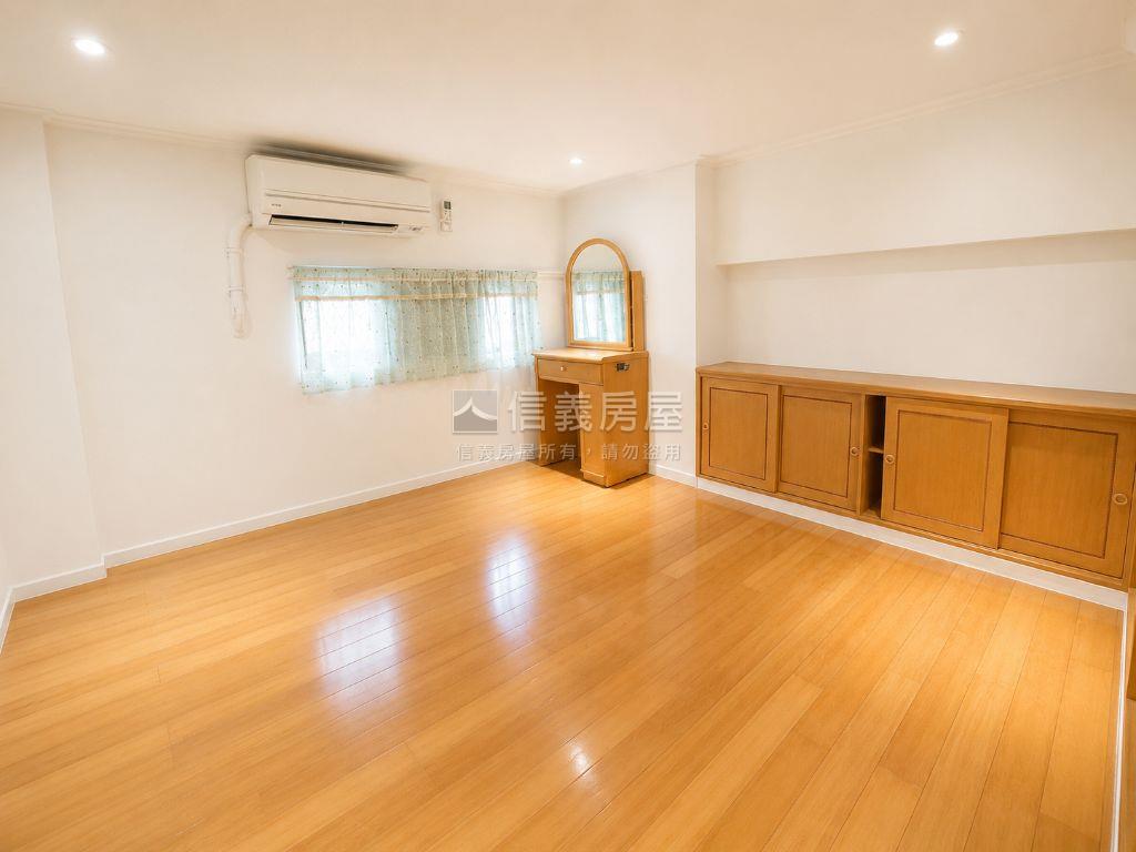 專任伊吉邦新婚美屋房屋室內格局與周邊環境