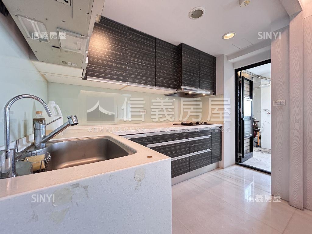 台大敦品ＳＲＣ鋼骨樓中樓房屋室內格局與周邊環境