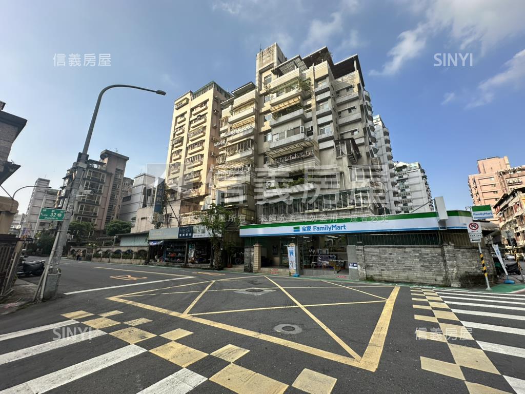 宏普天下坡道平面車位房屋室內格局與周邊環境