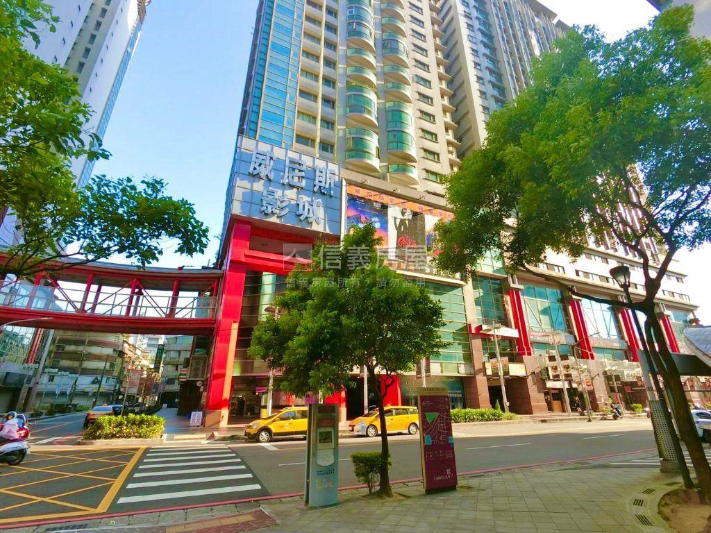 ＳＯＧＯ旁三角窗收租店面房屋室內格局與周邊環境