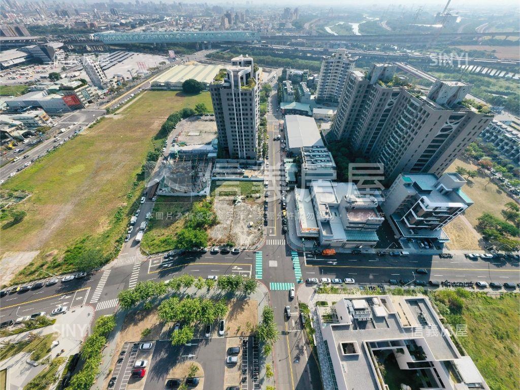 烏日雙面臨路角地房屋室內格局與周邊環境