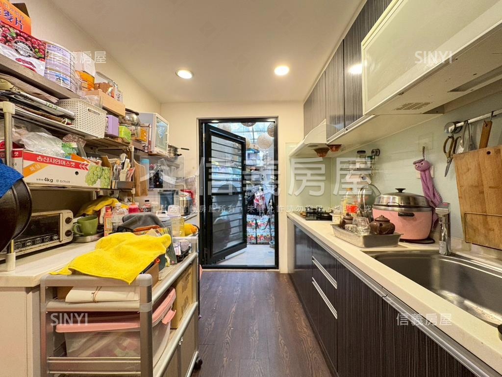 信義庭院一樓●有車庫房屋室內格局與周邊環境