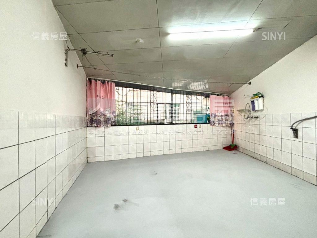 一層一戶邊間大空間房屋室內格局與周邊環境