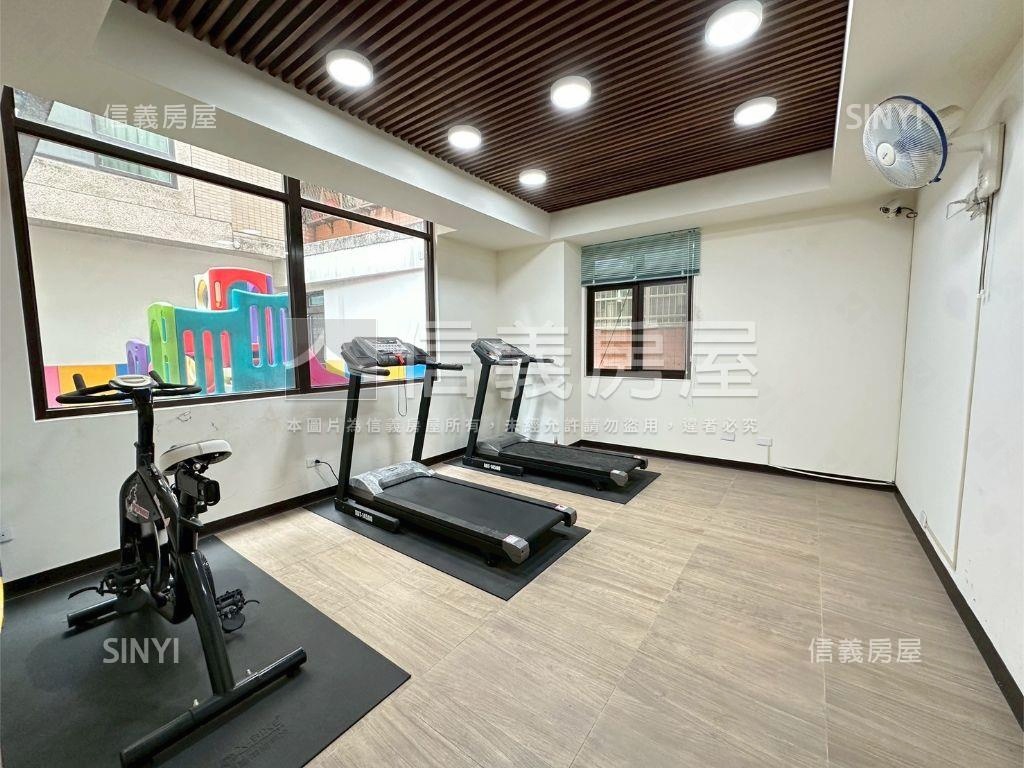 巴黎時尚美裝潢兩房有車位房屋室內格局與周邊環境