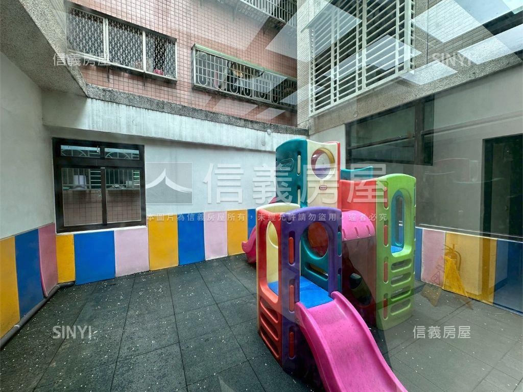 巴黎時尚美裝潢兩房有車位房屋室內格局與周邊環境