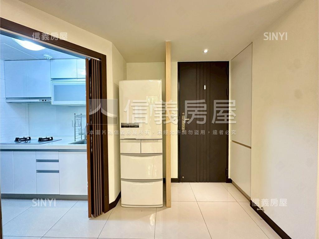 巴黎時尚美裝潢兩房有車位房屋室內格局與周邊環境