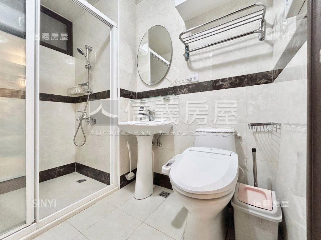 巴黎時尚美裝潢兩房有車位房屋室內格局與周邊環境