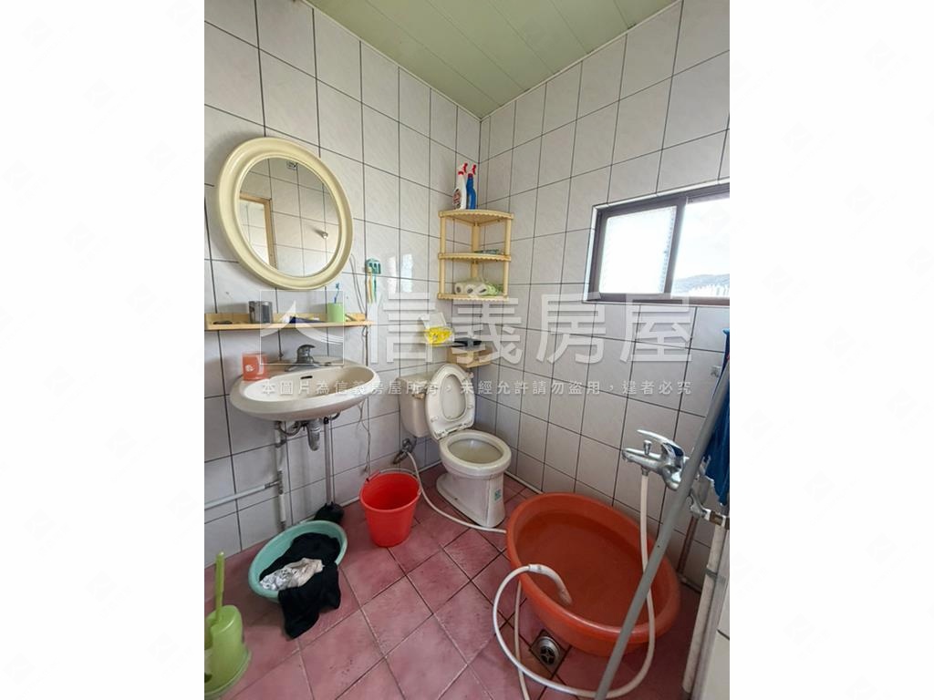 邊間三面採光頂加佳房屋室內格局與周邊環境