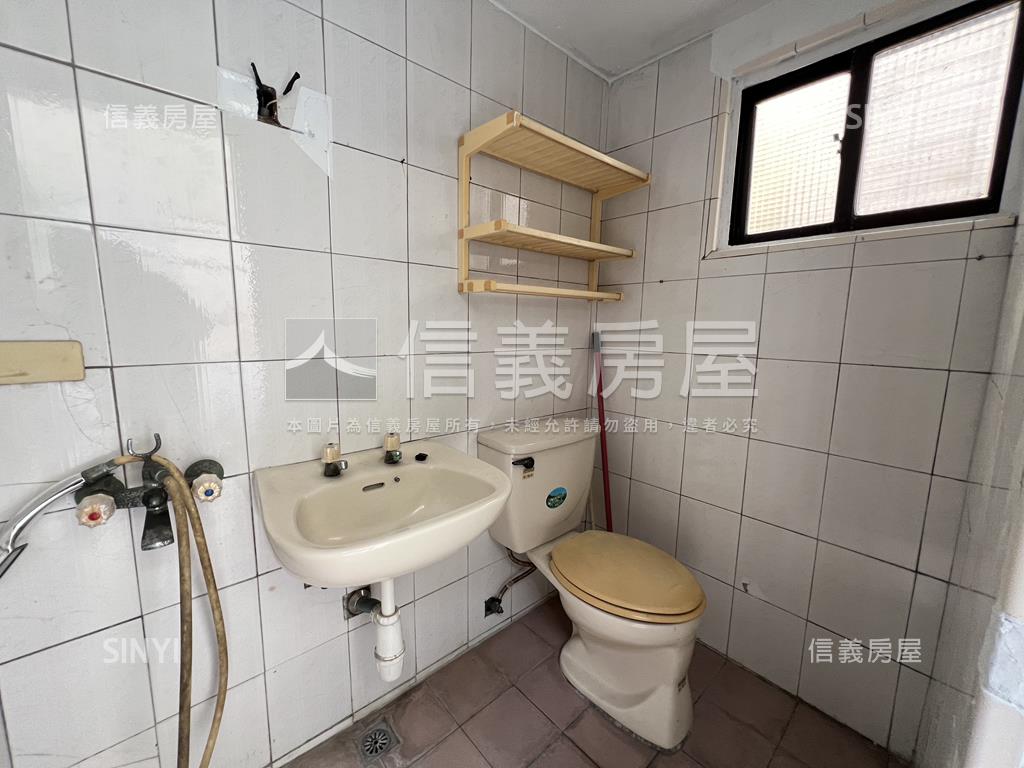 瑞隆東路靚美透天房屋室內格局與周邊環境