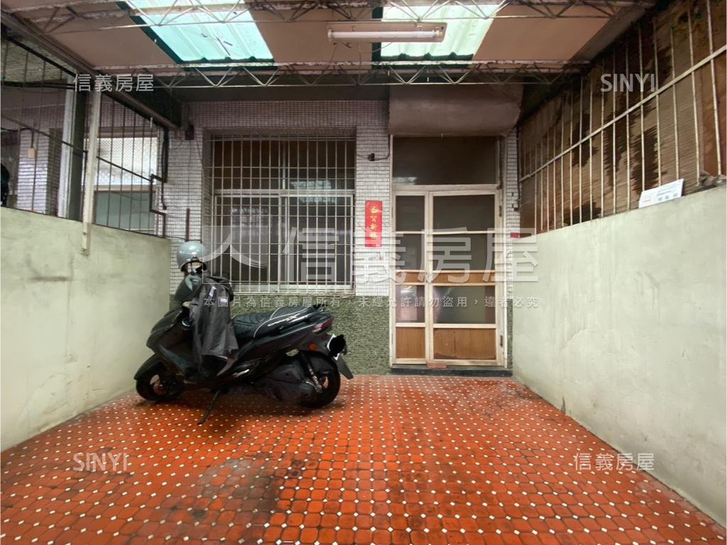 南紡對面巷內傳統透天房屋室內格局與周邊環境