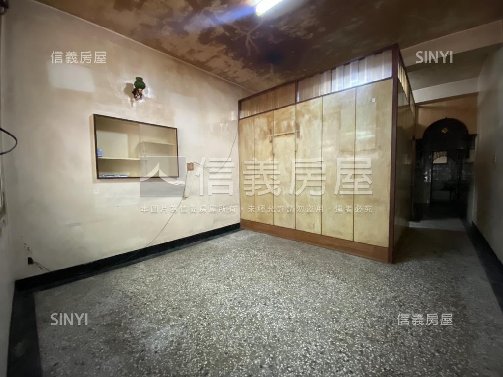 南紡對面巷內傳統透天房屋室內格局與周邊環境