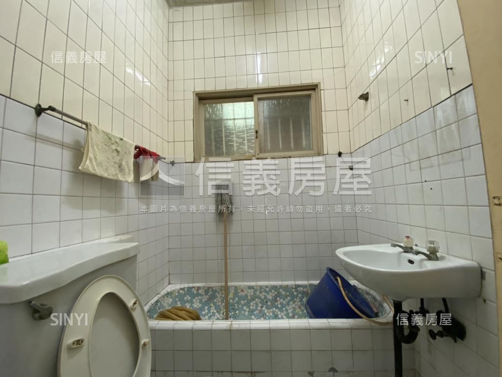 南紡對面巷內傳統透天房屋室內格局與周邊環境