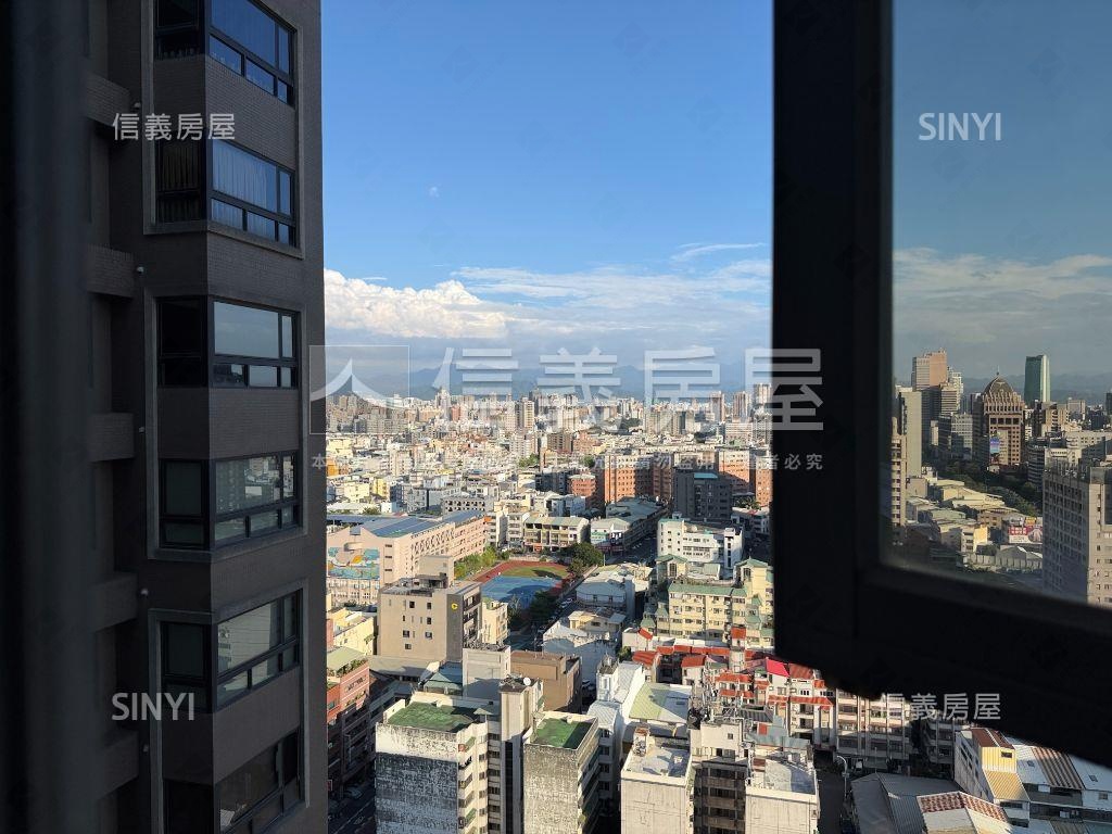 專任！世界之心朝東角間房屋室內格局與周邊環境