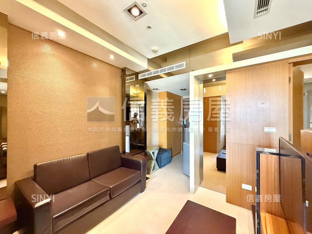 專任！世界之心朝東角間房屋室內格局與周邊環境