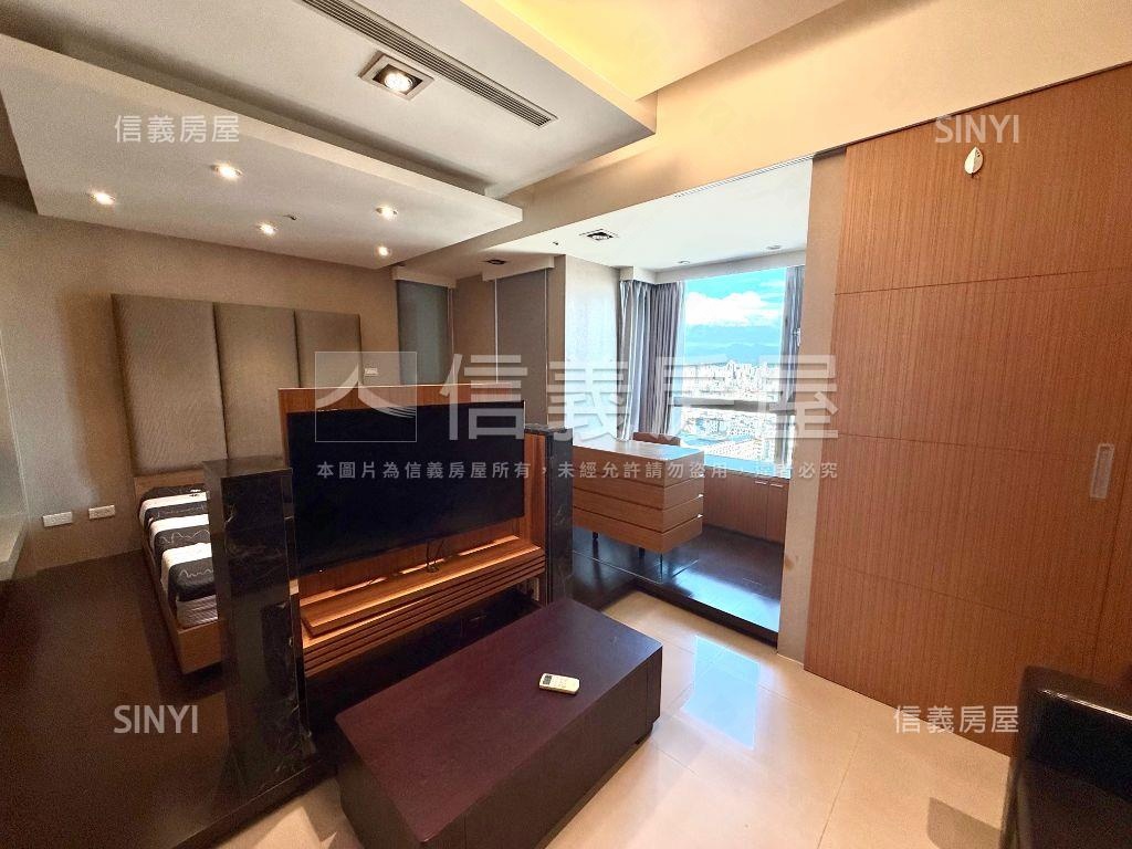 專任！世界之心朝東角間房屋室內格局與周邊環境