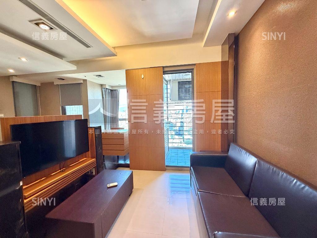 專任！世界之心朝東角間房屋室內格局與周邊環境