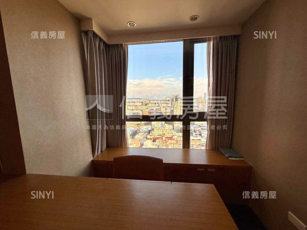 專任！世界之心朝東角間房屋室內格局與周邊環境