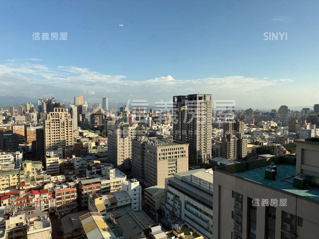 專任！世界之心朝東角間房屋室內格局與周邊環境