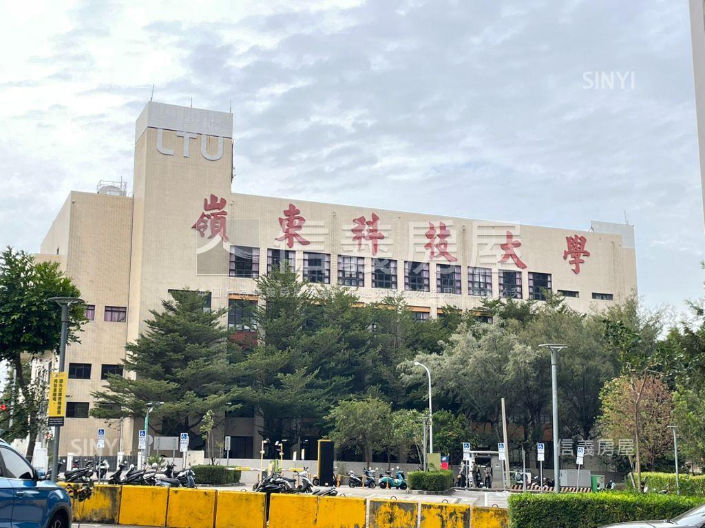 富宇世界花園２房平車位房屋室內格局與周邊環境