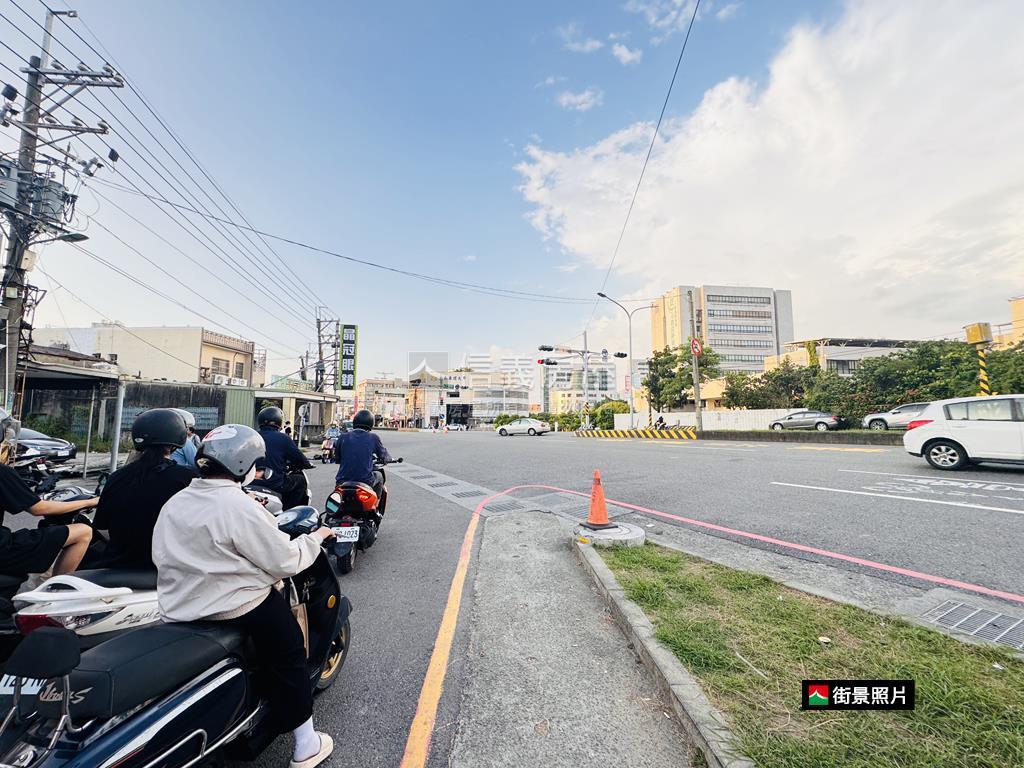 嘉藥約１８年有車庫透天房屋室內格局與周邊環境