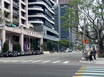 藝文特區頂流金店面