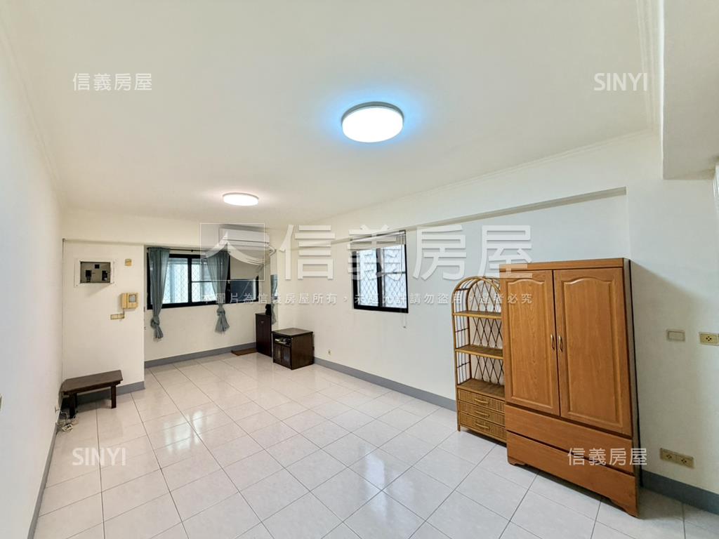 極簡透亮日光邊間美寓房屋室內格局與周邊環境