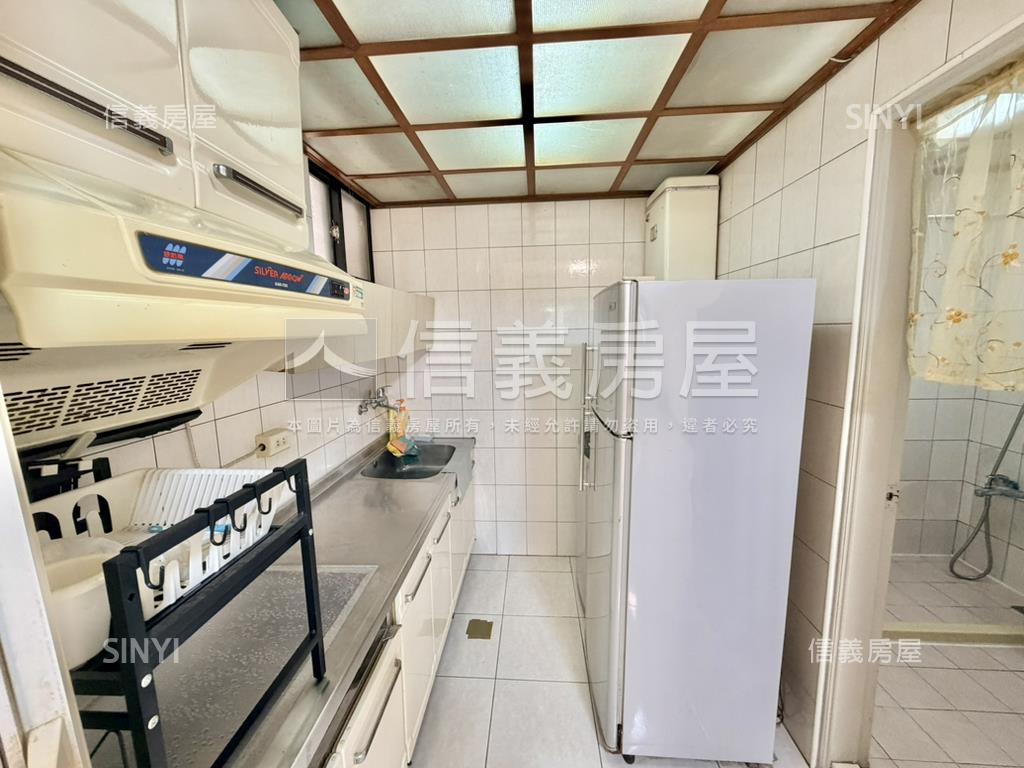 極簡透亮日光邊間美寓房屋室內格局與周邊環境