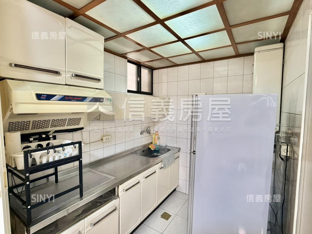 極簡透亮日光邊間美寓房屋室內格局與周邊環境