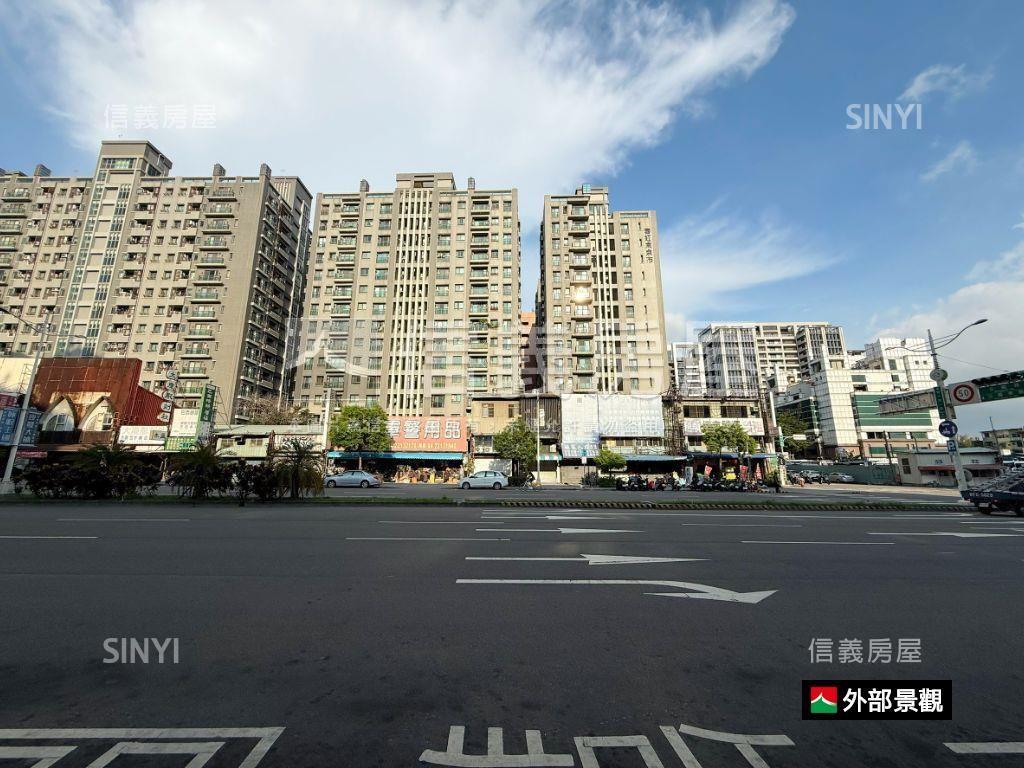 近秀泰三井百貨雙十路店面房屋室內格局與周邊環境