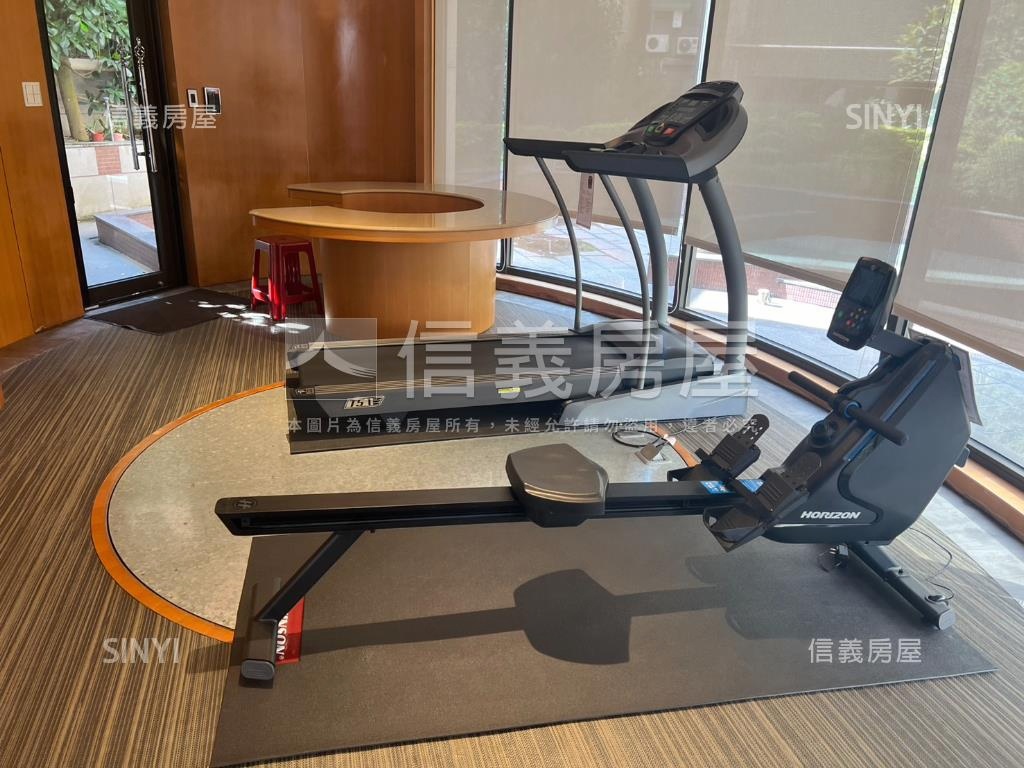 品藏星河麗露台戶房屋室內格局與周邊環境