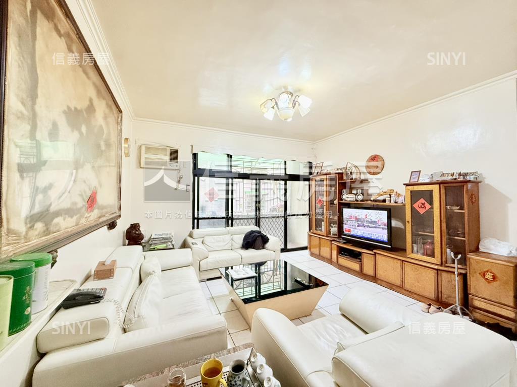 裕隆城邊間二樓機能大戶房屋室內格局與周邊環境