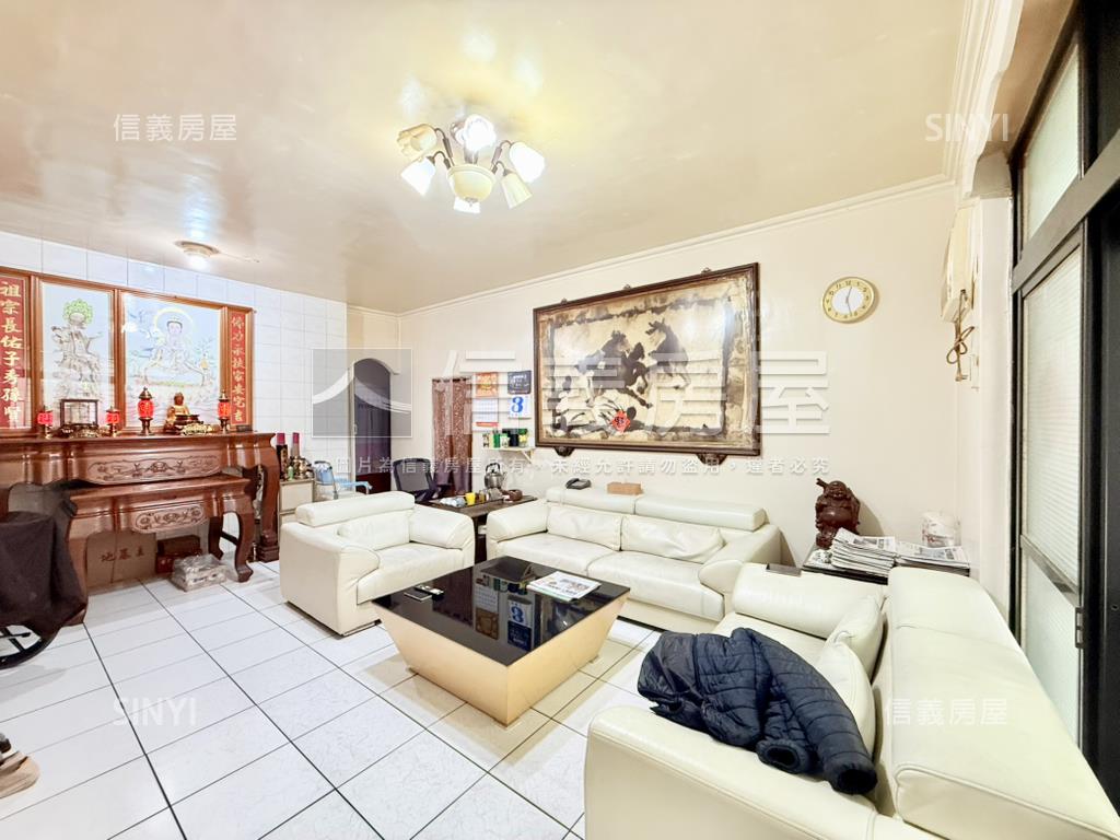 裕隆城邊間二樓機能大戶房屋室內格局與周邊環境