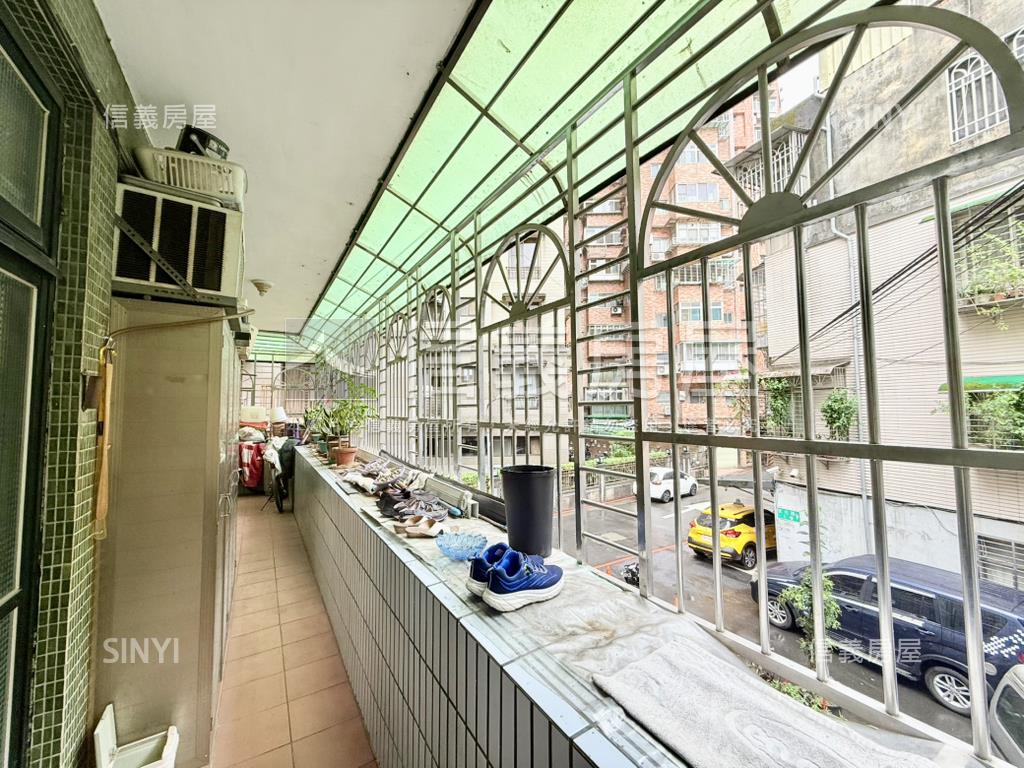 裕隆城邊間二樓機能大戶房屋室內格局與周邊環境