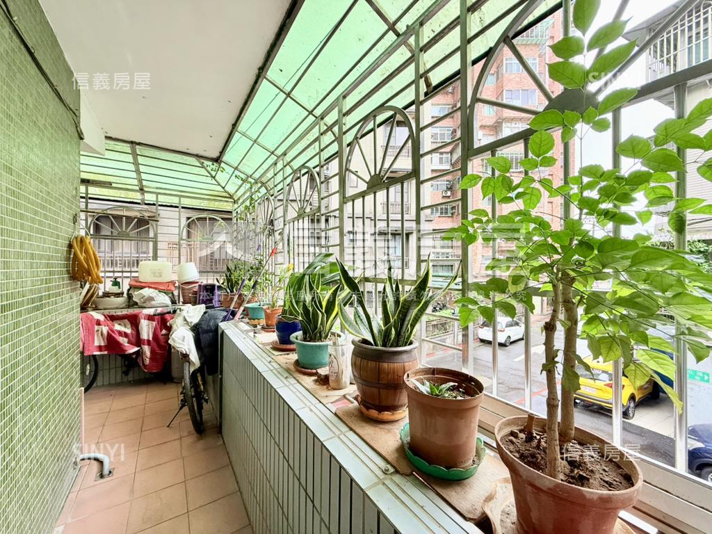 裕隆城邊間二樓機能大戶房屋室內格局與周邊環境